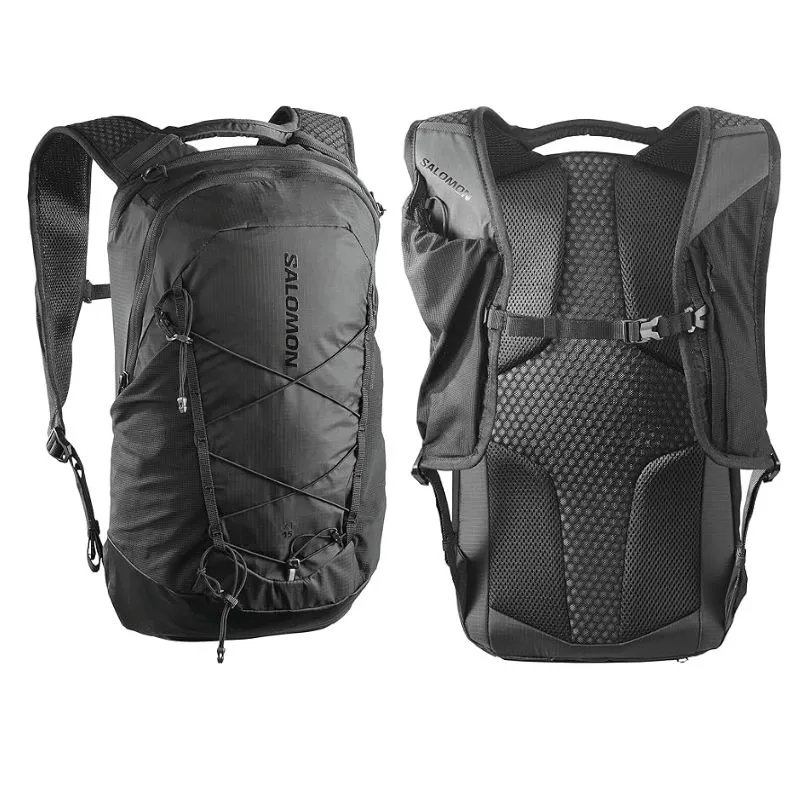 Mochila Salomon XT 15 para fast hiking con bidones frontales integrados.
